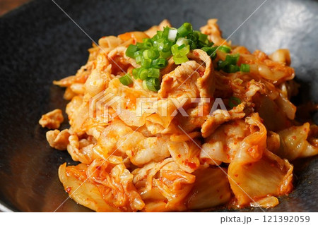 国産豚使用ピリッと辛い豚キムチ 国産豚使用ピリッと辛い豚キムチ 121392059