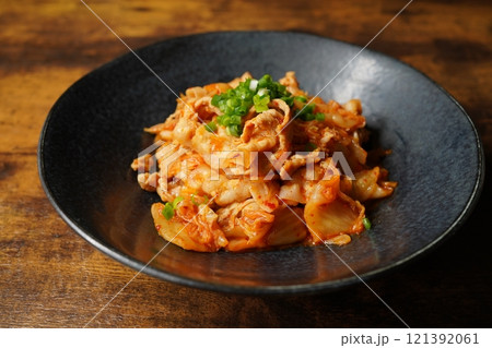 国産豚使用ピリッと辛い豚キムチ 121392061