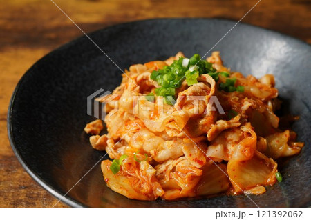 国産豚使用ピリッと辛い豚キムチ 121392062