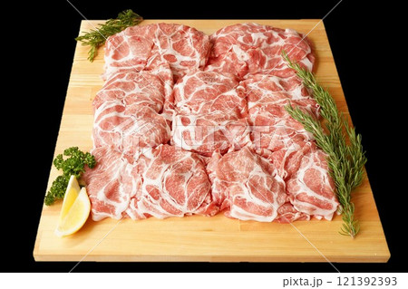 国産豚肩ロース切落しスライス 国産豚肩ロース切落しスライス 121392393