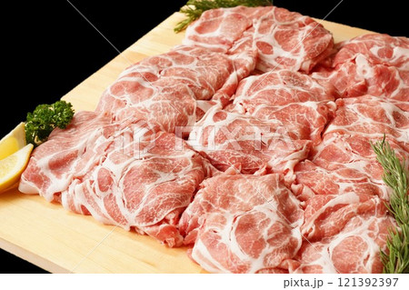 国産豚肩ロース切落しスライス 121392397