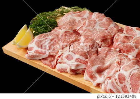 国産豚肩ロース切落しスライス 121392409