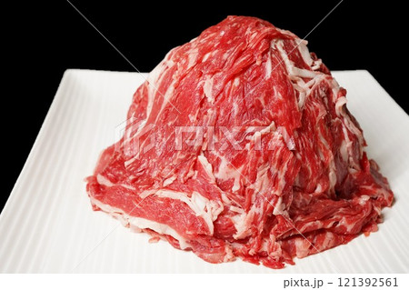 国産牛肉の切り落とし肉 121392561