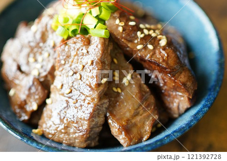おいしい牛肉ハラミ丼 おいしい牛肉ハラミ丼 121392728