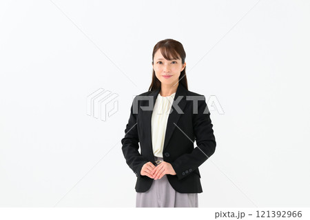 ビジネス　ミドル女性　ポートレート 121392966