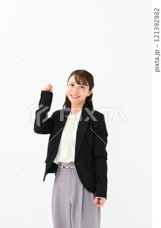 ビジネス　ミドル女性　ガッツポーズ 121392982
