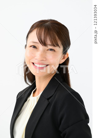 ビジネス ミドル女性 ポートレート ビジネス ミドル女性 ポートレート 121393034
