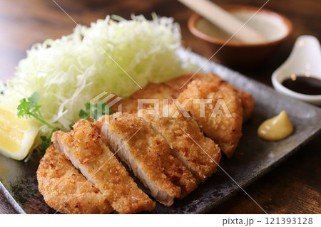 国産豚ロース肉厚とんかつ 国産豚ロース肉厚とんかつ 121393128