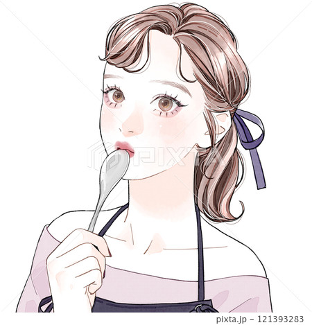 スプーンを咥えている女性 121393283