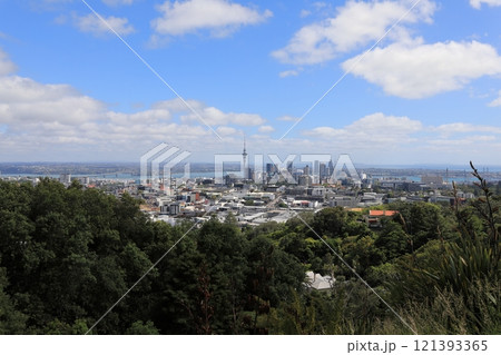 オークランド郊外にあるエデン山からの景色 オークランド郊外にあるエデン山からの景色 121393365