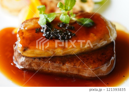 ヘレ肉&フォアグラロッシーニ風 ヘレ肉&フォアグラロッシーニ風 121393835