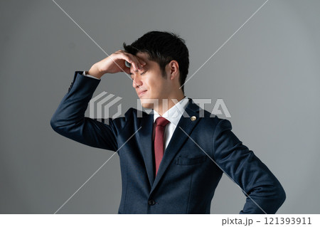 ミドル男性 弁護士 失敗 ミドル男性 弁護士 失敗 121393911