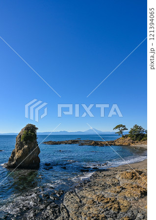 神奈川県横須賀市の立石公園からの富士山 121394065