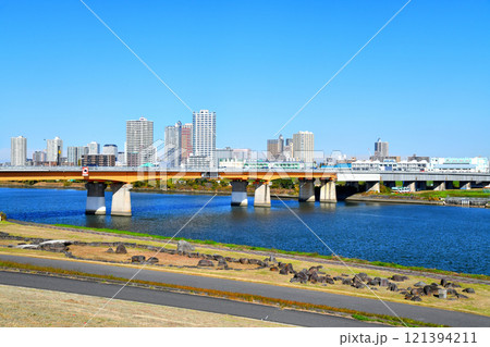 新荒川大橋／荒川 川口市方面を望む(東京都北区)【2024.11】 121394211
