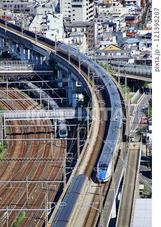 東京と新潟・富山・金沢を結ぶ… 上越・北陸新幹線【E7系・W7系】 121398207