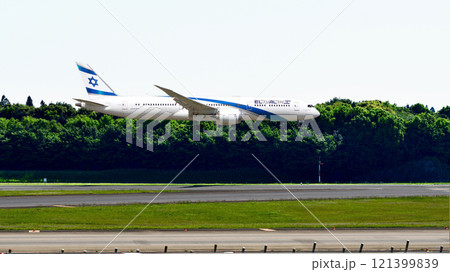 イスラエル航空B789十余三左アプローチ 121399839