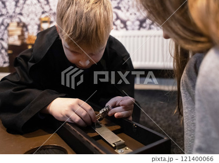 Kids go through tasks in the quest room and look for keys. Adventures of friends in a magical labyrinth, logic tests Kids go through tasks in the quest room and look for keys. Adventures of friends in a magical labyrinth, logic tests 121400066