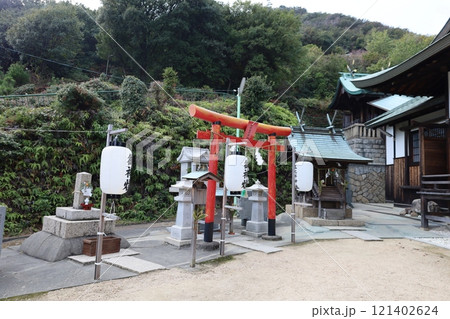 玉比咩神社の境内【岡山・玉野市】 121402624