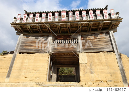 鬼ノ城、城外から見る西門【岡山】 121402637