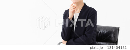 女性コメンテーターのイメージ　(写真素材) 121404181