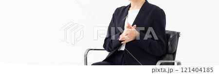 女性コメンテーターのイメージ (写真素材) 女性コメンテーターのイメージ (写真素材) 121404185