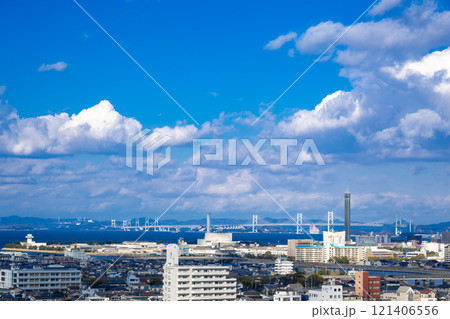 丸亀城から見た瀬戸大橋と青空 121406556