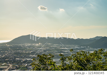 赤羽根展望台から見た田原市の風景(愛知県) 赤羽根展望台から見た田原市の風景(愛知県) 121408345