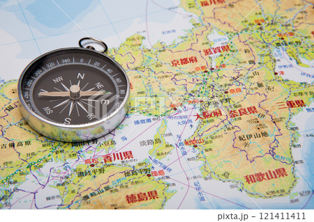 旅行イメージ 地図 コンパス 方位磁石 旅行イメージ 地図 コンパス 方位磁石 121411411