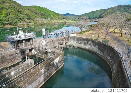 【佐賀取水堰 (四万十川)】 高知県高岡郡四万十町家地川 121411703