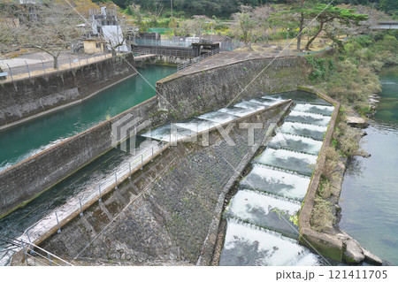 【佐賀取水堰 (四万十川)】 高知県高岡郡四万十町家地川 【佐賀取水堰 (四万十川)】 高知県高岡郡四万十町家地川 121411705