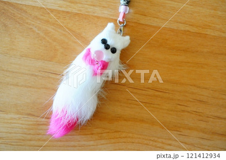 可愛い犬のマスコット 121412934