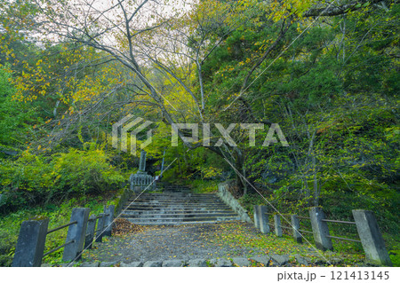 長野県小諸市布引山 釈尊寺の秋の風景 長野県小諸市布引山 釈尊寺の秋の風景 121413145