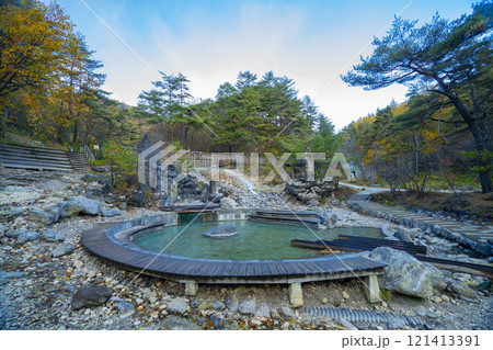 群馬県草津町 草津温泉の西の河原公園の風景 群馬県草津町 草津温泉の西の河原公園の風景 121413391
