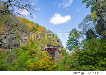 長野県小諸市布引山　釈尊寺の秋の風景 121413495