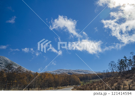 群馬県嬬恋村 湯の丸高原の秋の風景 群馬県嬬恋村 湯の丸高原の秋の風景 121414594