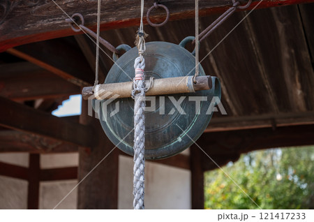 お寺・寺院の鳴り物「鰐口（わにぐち）」 121417233