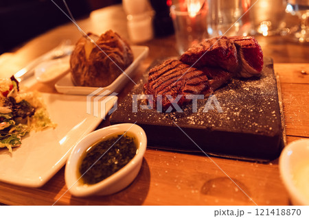 石焼グリルステーキとベイクドポテトのディナー 石焼グリルステーキとベイクドポテトのディナー 121418870