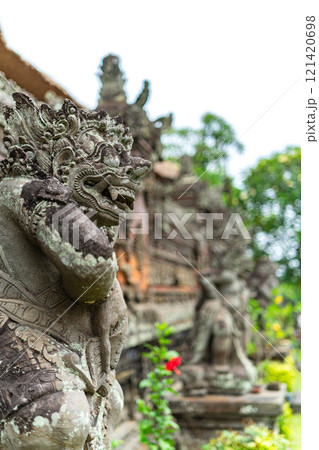 バトゥアン寺院 121420698