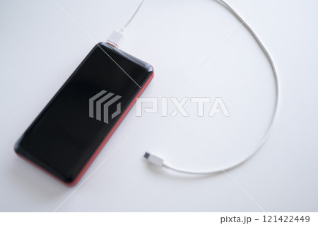 モバイルバッテリーと充電コード モバイルバッテリーと充電コード 121422449
