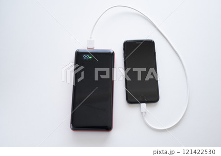モバイルバッテリーでスマホに充電 モバイルバッテリーでスマホに充電 121422530