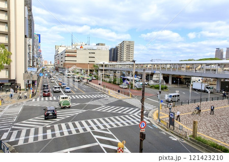 堺市、南海堺東駅南口の風景 121423210
