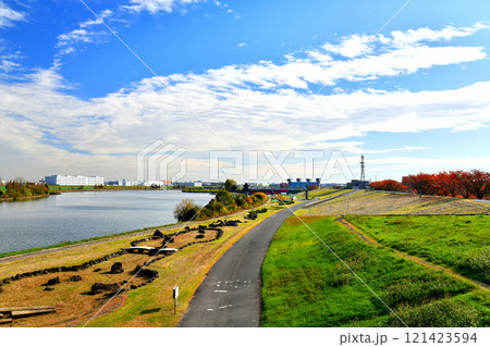 新荒川大橋/荒川より岩淵水門方面を望む(東京都北区)【2024.11】 新荒川大橋/荒川より岩淵水門方面を望む(東京都北区)【2024.11】 121423594
