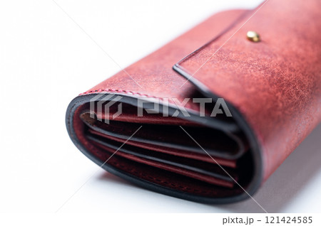 ワインレッドの革財布 ワインレッドの革財布 121424585