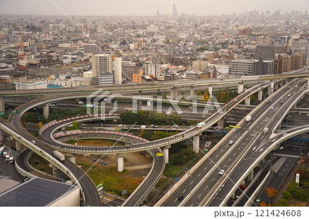 高速道路ジャンクションの風景 121424608