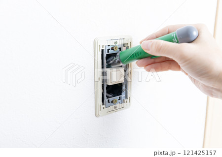 照明スイッチの検電 121425157