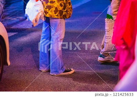 電気街のオタク街の人々 121425633