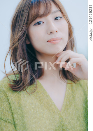 ワンピースの女性 ポートレート ワンピースの女性 ポートレート 121426235