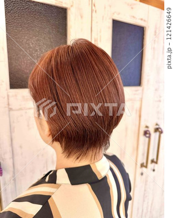 白髪染めハイライト＋暖色ショート！ 121426649