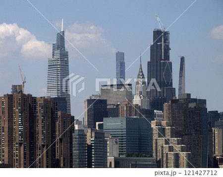 new york manhattan skyline view from East river new york manhattan skyline view from East river 121427712