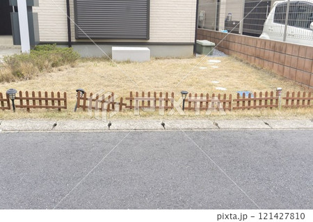 プチ外構木の柵  プチピケフェンス 121427810